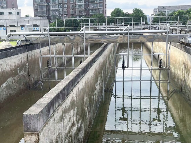 行車式泵吸泥機在湖南投入使用