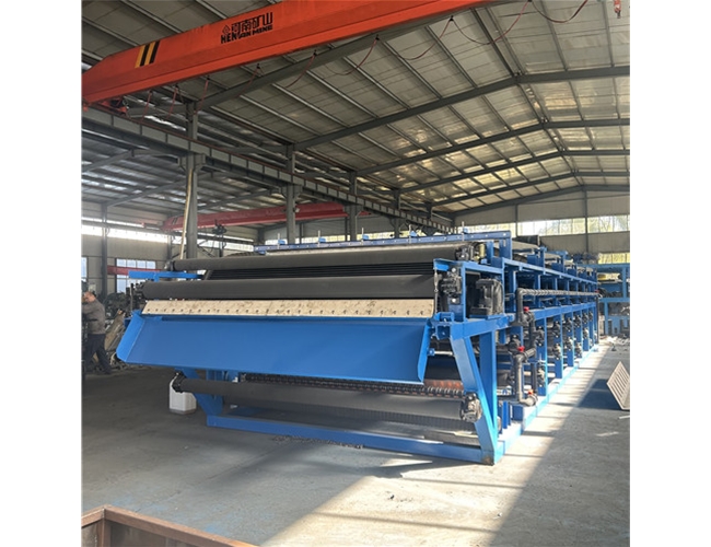 1臺(tái)帶式真空過濾機(jī)完工發(fā)貨啦