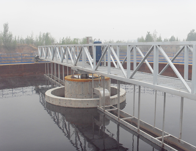 周邊傳動虹吸泥機