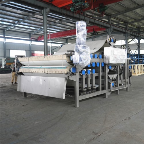 陜西客戶訂購1臺帶式壓榨機