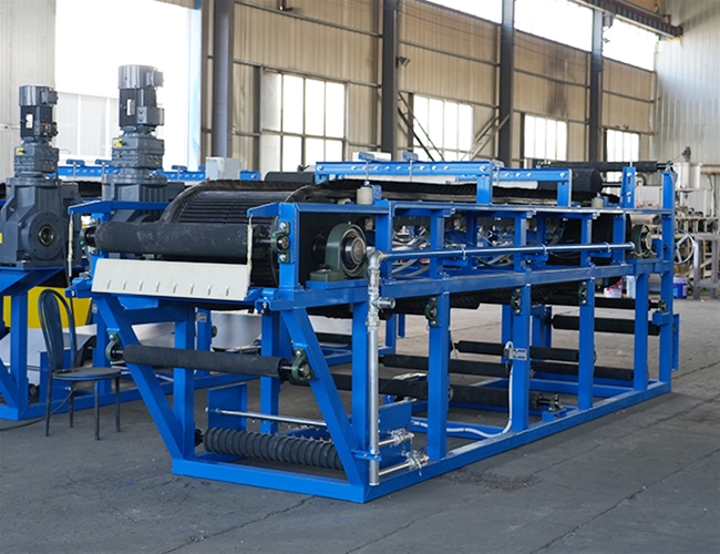 2臺橡膠帶式真空過濾機發(fā)貨啦！